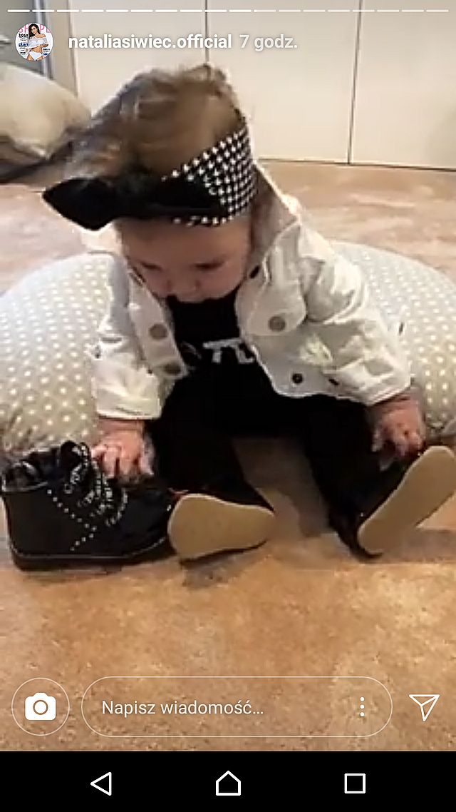 Mia już uczy się raczkować! Natalia Siwiec pokazała nagranie z córką (Instagram)