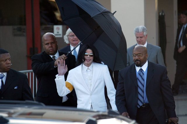 Policja odtajniła obrzydliwe szczegóły na temat życia Michaela Jacksona 