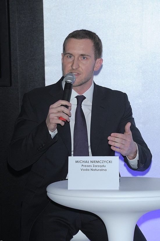 Anna Czartoryska na premierze… wody jej narzeczonego (FOTO) Anna Czartoryska na premierze… wody jej narzeczonego (FOTO)