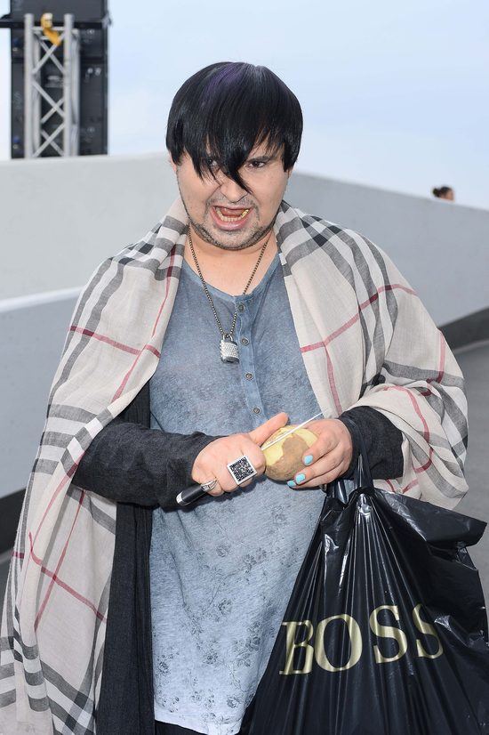 Kto obiera kartofle na ściance?