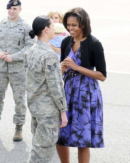 Mała demonstracja lotników na spotkaniu z Michelle Obamą