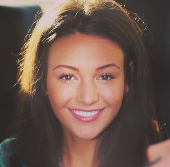 Michelle Keegan ma CZTERY palce u ręki? (FOTO)
