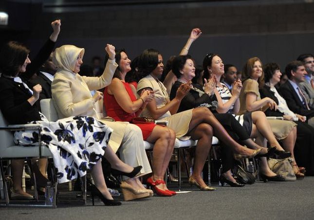 Obama udzielała rad Pierwszej Damie Francji (FOTO)