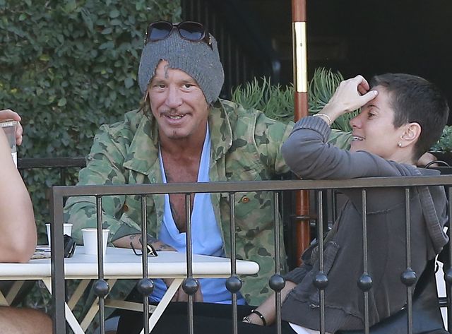  Mickey Rourke przyciąga wzrok tam, gdzie nie trzeba (FOTO)