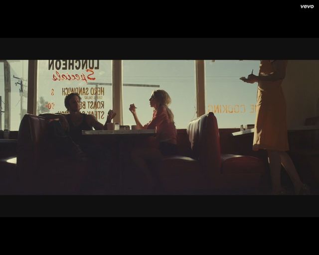 Bardzo amerykańska Magda Mielcarz w nowym klipie [VIDEO]