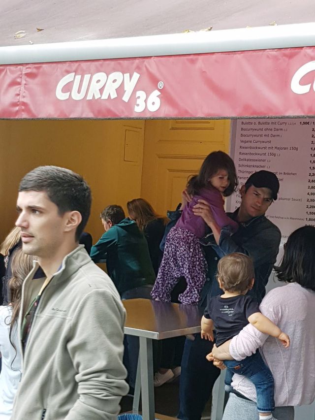 Mila Kunis i Ashton Kutcher zamiast w pięciogwiazdkowym hotelu...