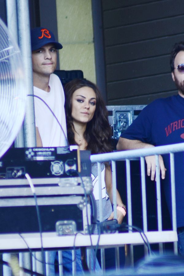 Kunis i Kutcher - miłość kwitnie (FOTO)