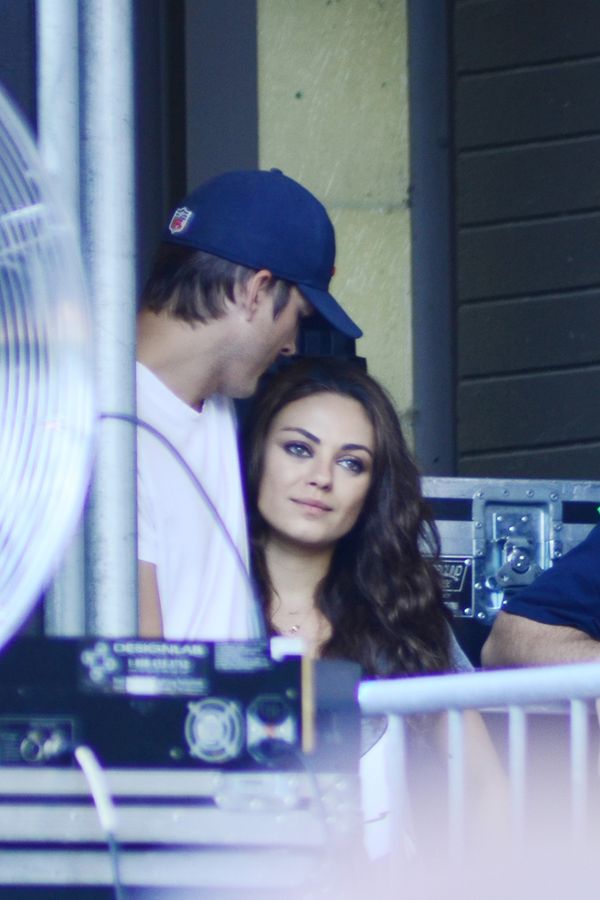 Kunis i Kutcher - miłość kwitnie (FOTO)