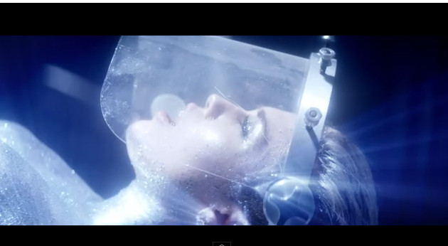 Miley Cyrus jako naga kosmitka w nowym teledysku