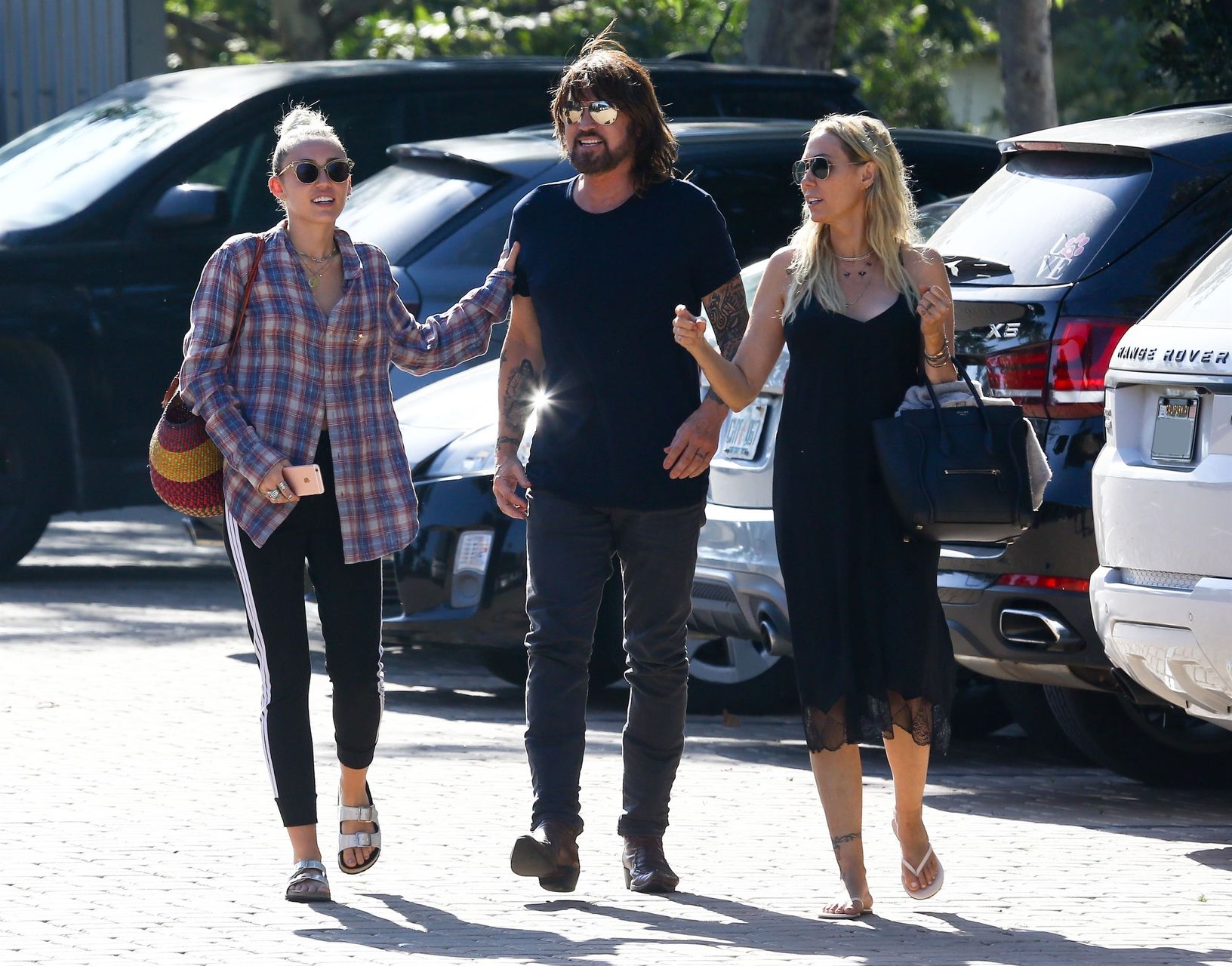 Rodzice Miley Cyrus pokazali więcej zdjęć z wesela córki 