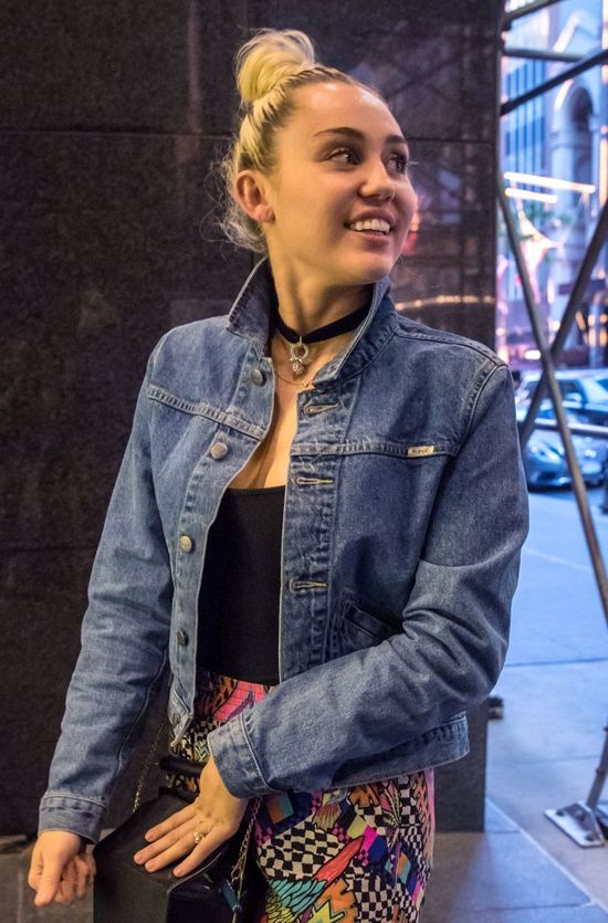 Sukces Liama! Miley Cyrus zaczyna przypominać KOBIETĘ! (FOTO)
