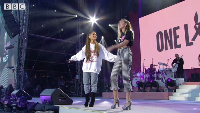 Ariana Grande i Miley Cyrus razem w Manchesterze (VIDEO)