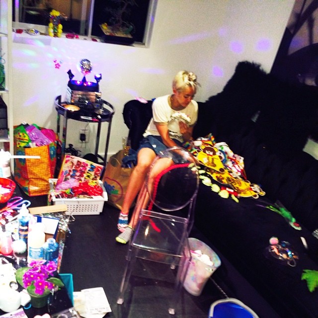 Miley Cyrus zmienia zawód? (FOTO)