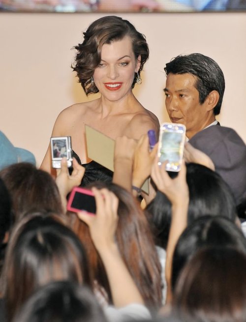 Milla Jovovich na premierze w Tokio (FOTO)