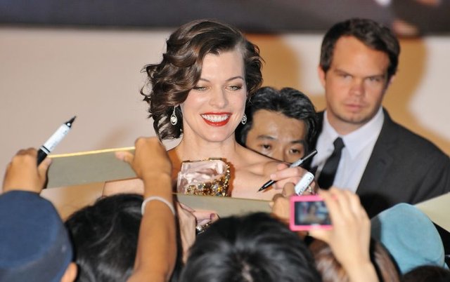 Milla Jovovich na premierze w Tokio (FOTO)