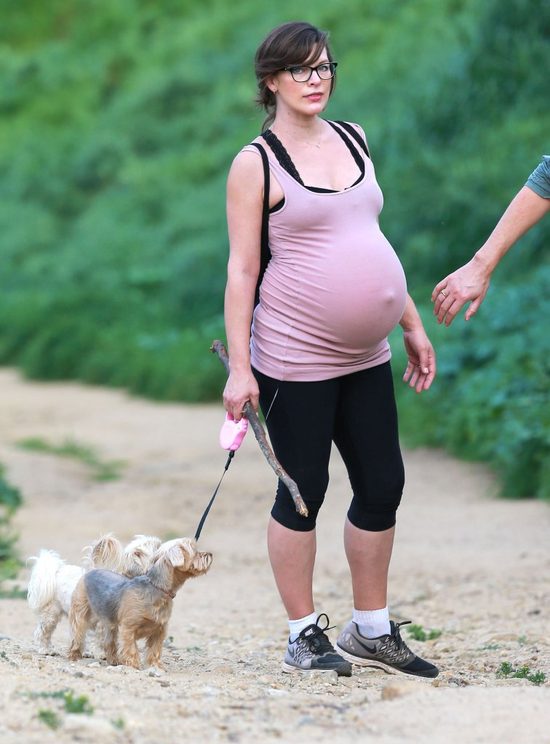 Milla Jovovich urodziła córeczkę (Instagram) Milla Jovovich urodziła córeczkę (Instagram)