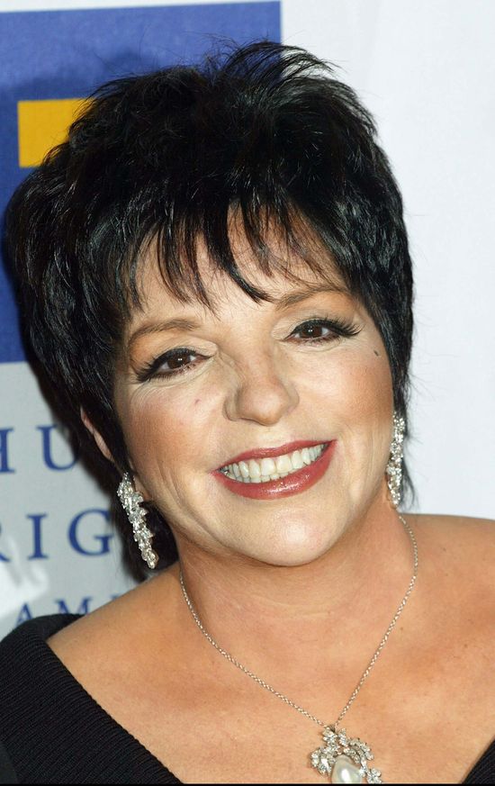 Anne Hathaway jak Liza Minelli