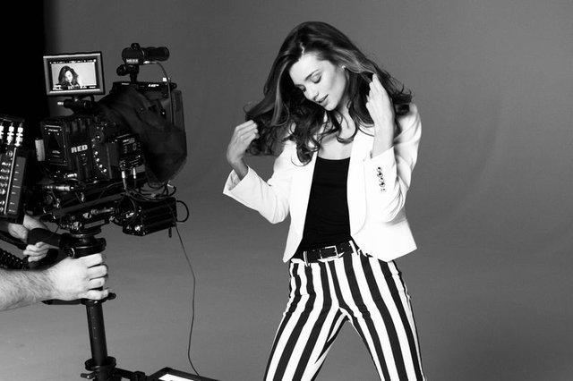 Miranda Kerr w sesji dla Mango (FOTO)