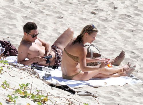 Kate Moss ładuje baterie na Wyspie św. Bartłomieja (FOTO)