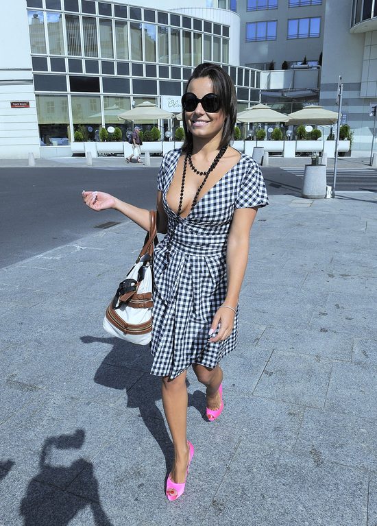 Biust Anny Muchy po urodzeniu dwójki dzieci - nadal sexy? Biust Anny Muchy po urodzeniu dwójki dzieci - nadal sexy?