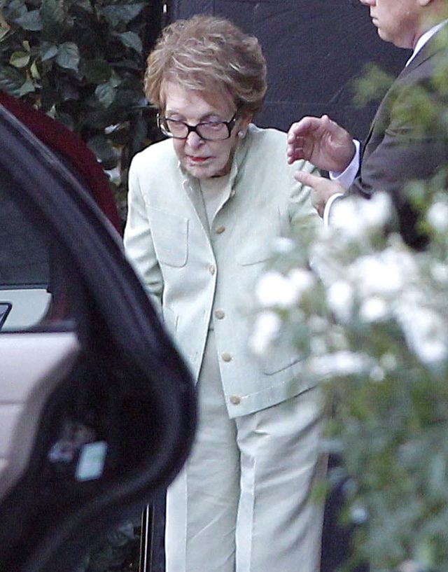 Nancy Reagan nie żyje