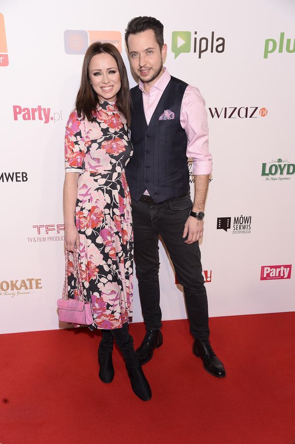 Gwiazdy na ściance na premierze Narzeczonego na niby (ZDJĘCIA)