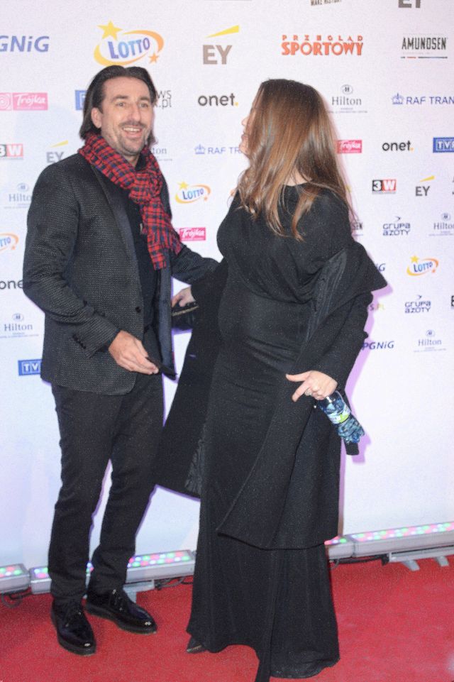 Nie tylko Anna Lewandowska pochwaliła się ciążowym brzuszkiem na sportowej gali