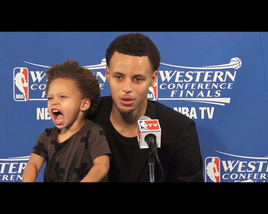 Córka Stephena Curry, gwiazdy NBA, skradła tacie wywiad