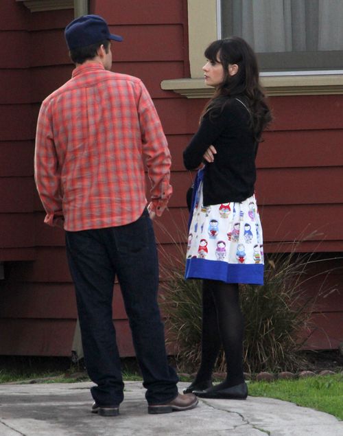 Słodka Zooey Deschanel podczas pracy (FOTO) Słodka Zooey Deschanel podczas pracy (FOTO)