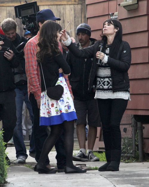 Słodka Zooey Deschanel podczas pracy (FOTO) Słodka Zooey Deschanel podczas pracy (FOTO)