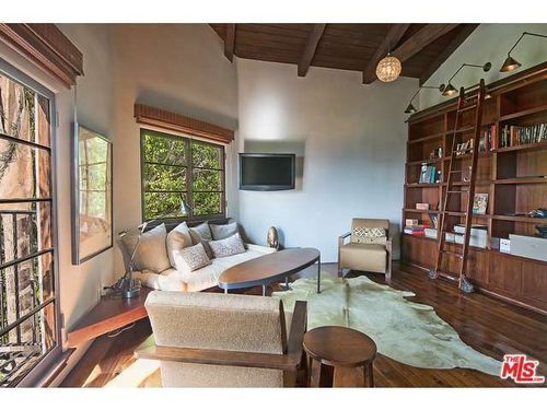 Oświadczył się i musi kupić nowy dom? (FOTO)