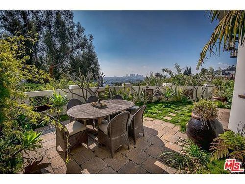 Oświadczył się i musi kupić nowy dom? (FOTO)