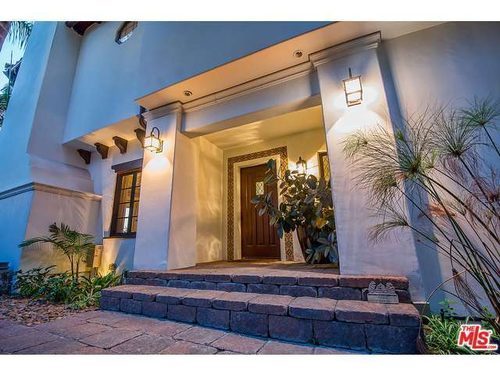 Oświadczył się i musi kupić nowy dom? (FOTO)