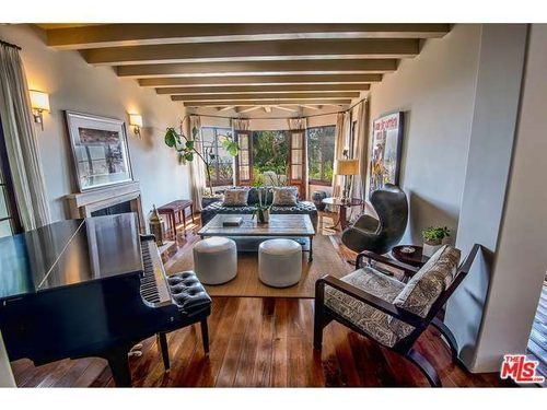 Oświadczył się i musi kupić nowy dom? (FOTO)