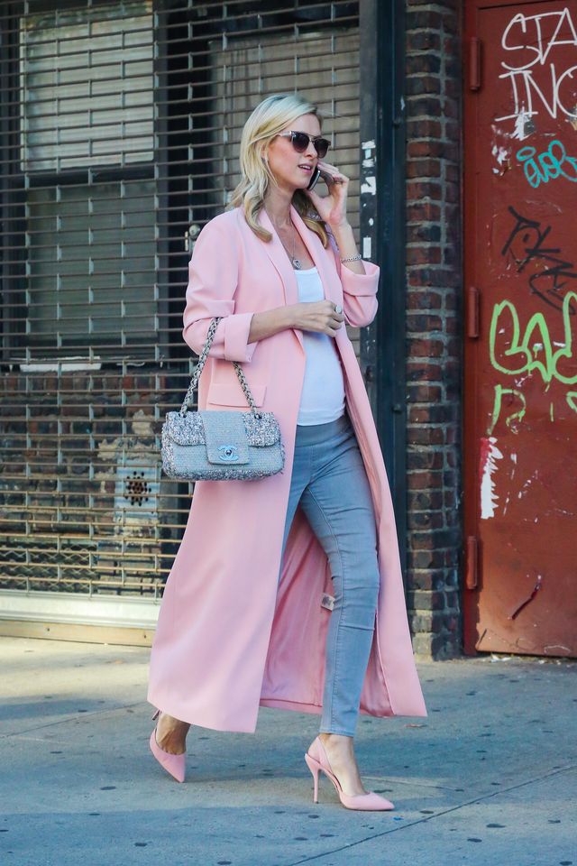 Chanelka za 5 tysięcy dolarów i brylantowa biżuteria przyszłej mamy (ZDJĘCIA)