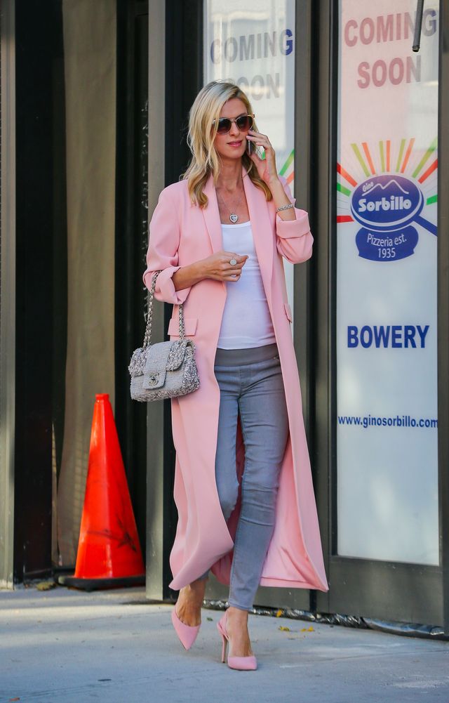 Chanelka za 5 tysięcy dolarów i brylantowa biżuteria przyszłej mamy (ZDJĘCIA)