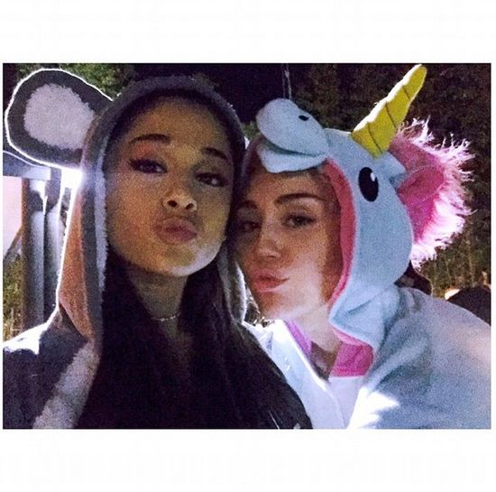 Nicki Minaj zaproponowała Grande i Cyrus... TRÓJKĄCIK! Nicki Minaj zaproponowała Grande i Cyrus... TRÓJKĄCIK!