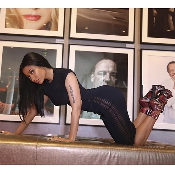 Ona też naśladuje Kim Kardashian?! (FOTO)