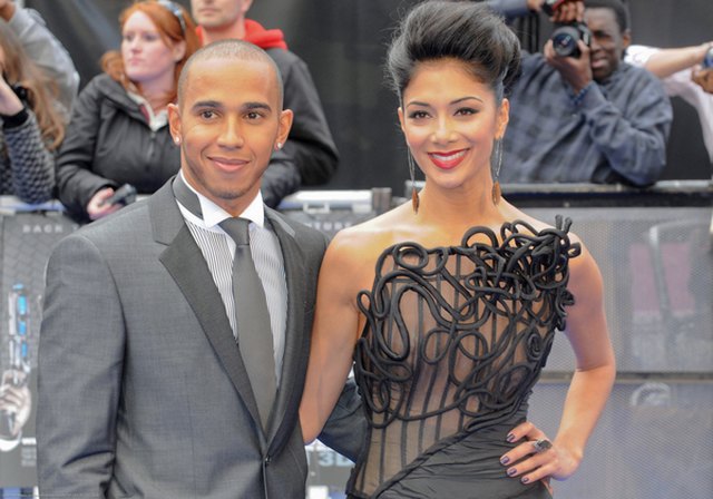 Nicole Scherzinger musiała zakrywać majtki (FOTO) Nicole Scherzinger musiała zakrywać majtki (FOTO)