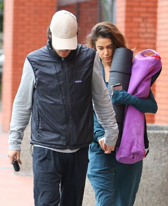 Nikki Reed przyłapana bez makijażu (FOTO) Nikki Reed przyłapana bez makijażu (FOTO)