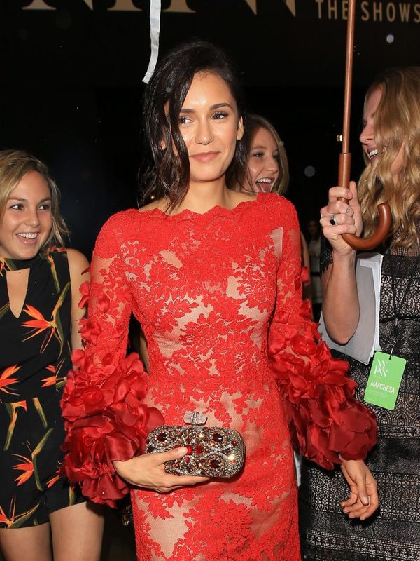 Jedna z najpiękniejszych aktorek Hollywood na Halloween przebrała się za FACETA Jedna z najpiękniejszych aktorek Hollywood na Halloween przebrała się za FACETA