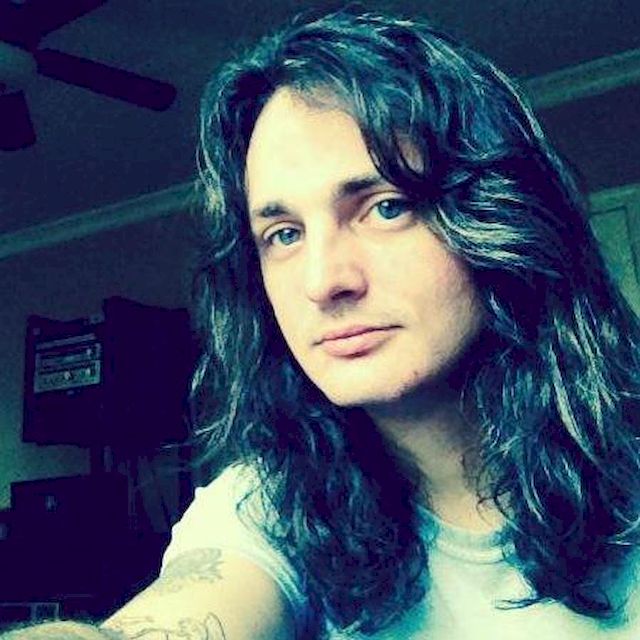 Mężczyzna PODPALIŁ SIĘ i transmitował to na Facebooku Mężczyzna PODPALIŁ SIĘ i transmitował to na Facebooku