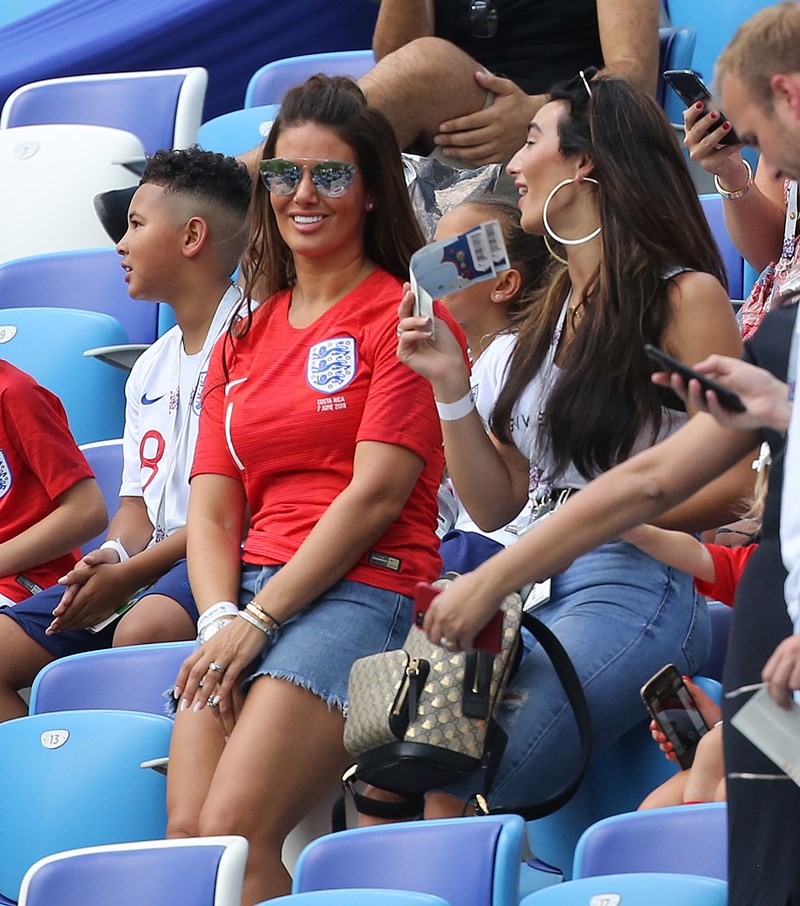 Tak luksusowo żyje angielska WAG's podczas Mundialu! 