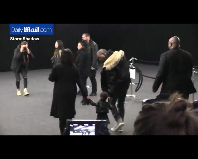 North West znów wpadła w złość na pokazie mody