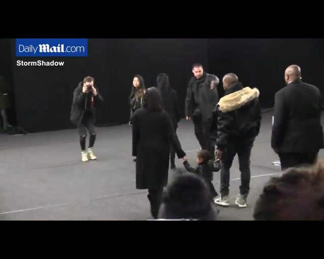 North West znów wpadła w złość na pokazie mody