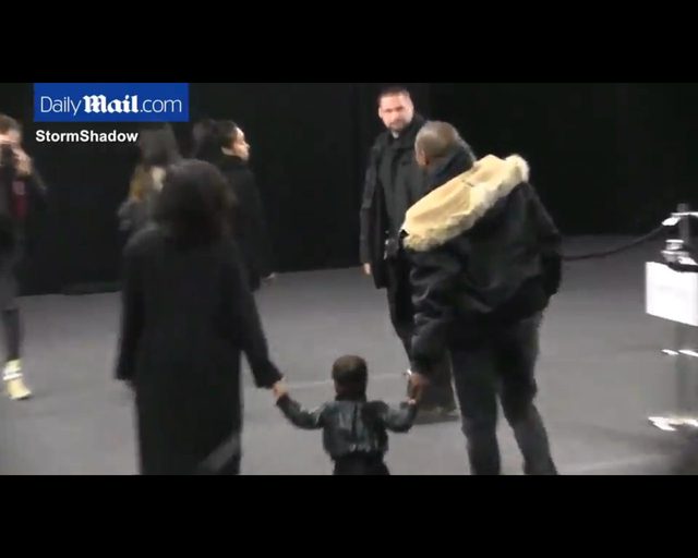 North West znów wpadła w złość na pokazie mody