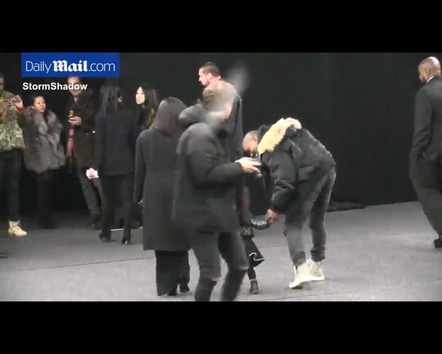 North West znów wpadła w złość na pokazie mody