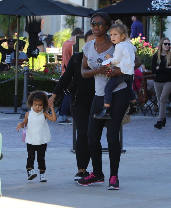 Gdy mama na salonach, niania pozwala nosić Nori afro (FOTO) Gdy mama na salonach, niania pozwala nosić Nori afro (FOTO)