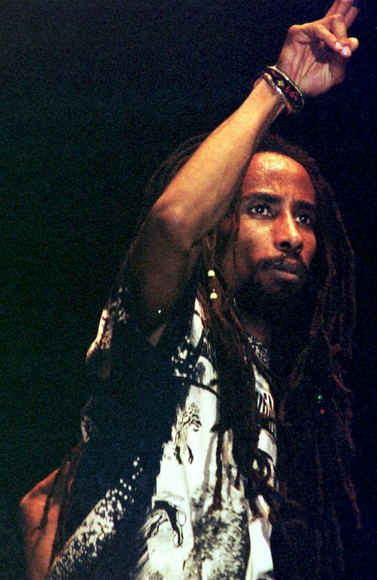 Wow! Rihanna idzie w ślady... Boba Marleya?