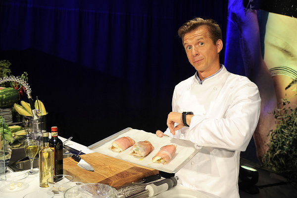 Okrasa uczy polskiej kuchni żony ambasadorów 